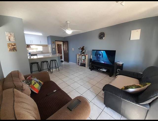 2 BEDROOM APARTMENT FOR SALE IN UVONGO BEACH